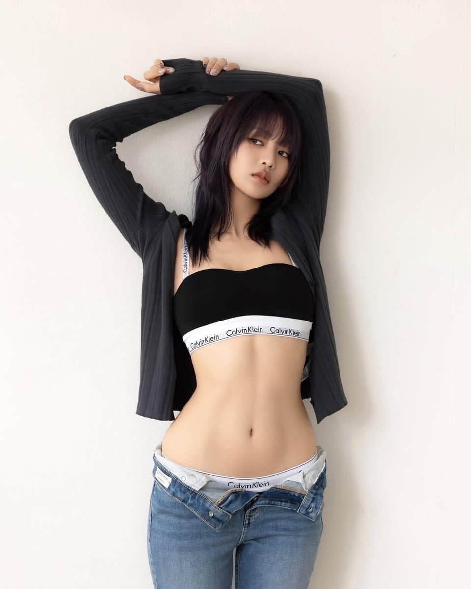 5wrQu9VZ Which Kpop Calvin Klein Model you fucking 05.jpg